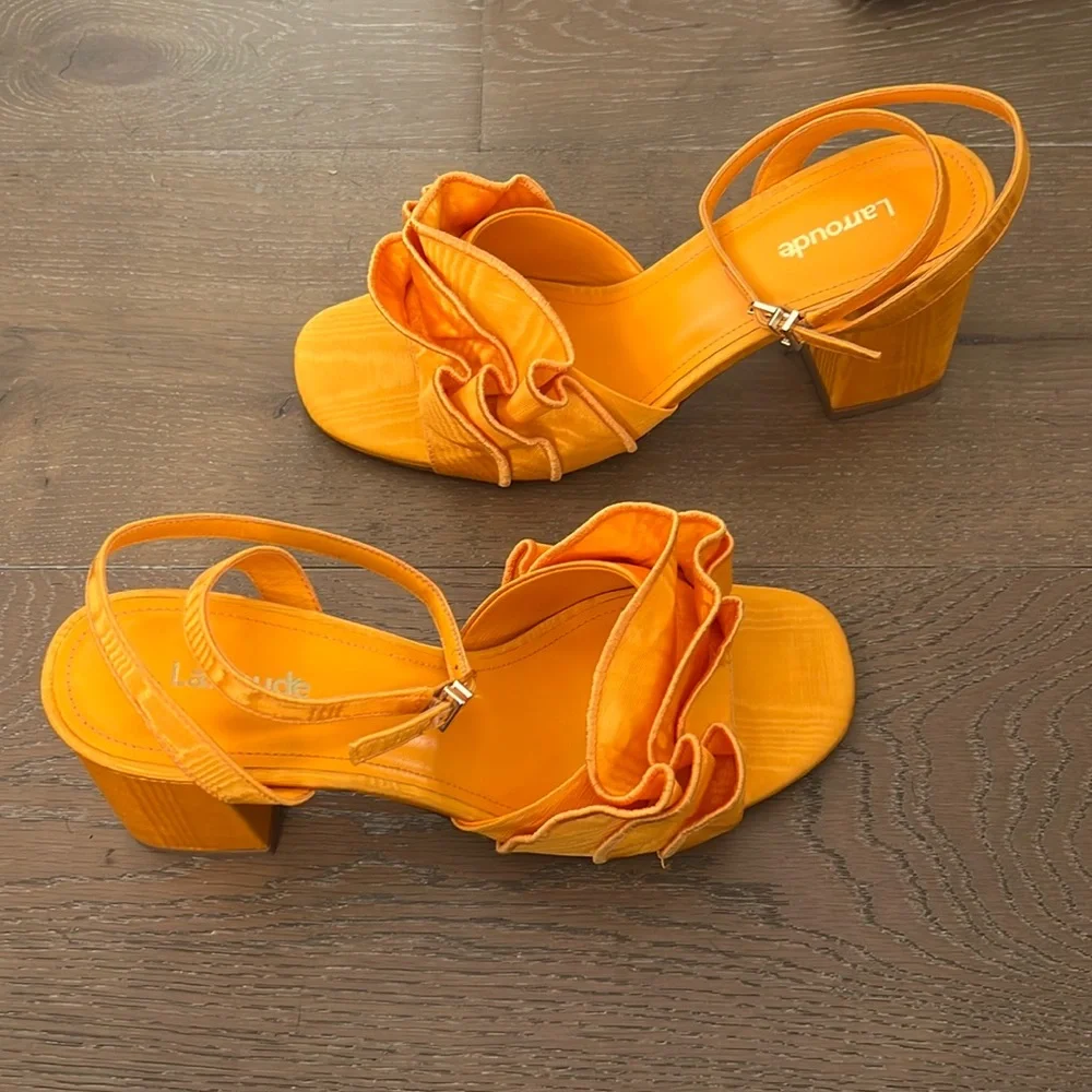 NEW Larroude Orange Selena Ruffle Sandal NWB - Picture 3 of 13